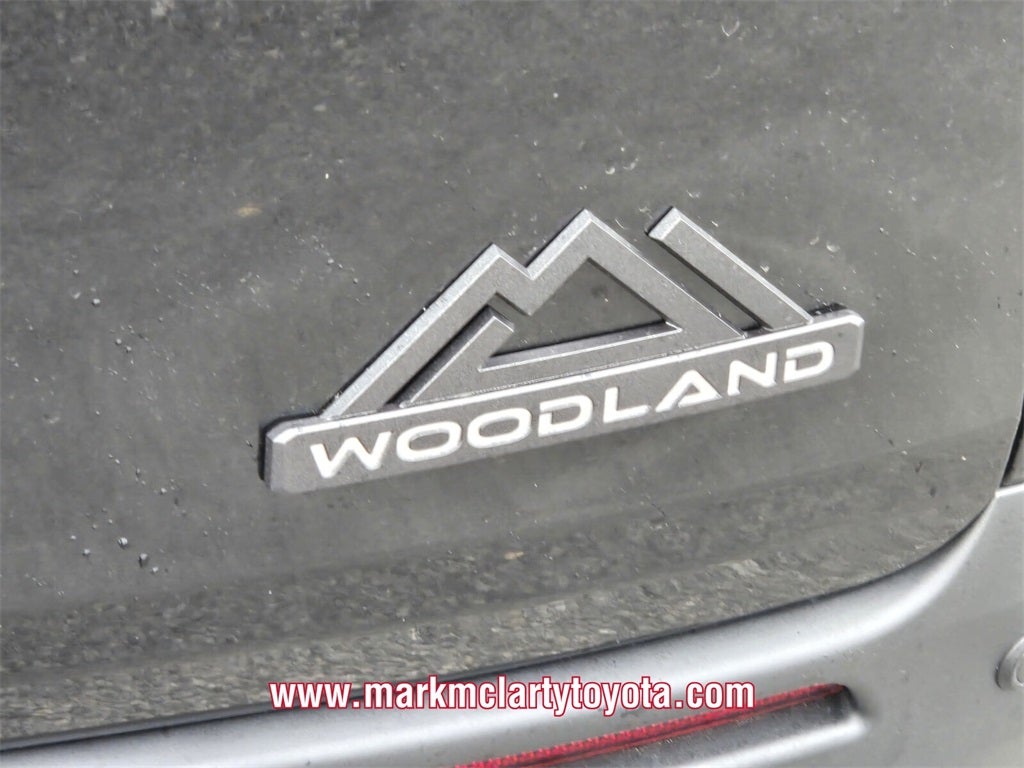 2026 Toyota Sienna Woodland Edition 7 Passenger