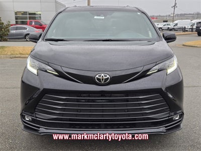 2026 Toyota Sienna Woodland Edition 7 Passenger