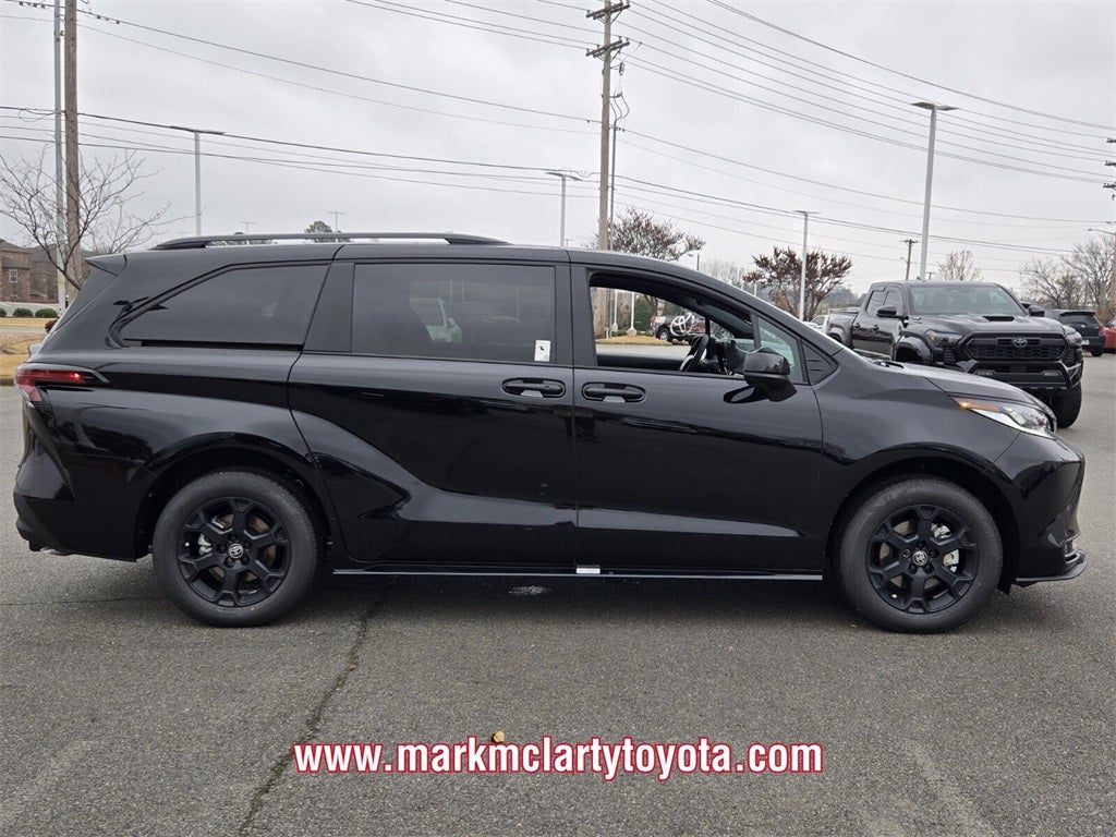 2026 Toyota Sienna Woodland Edition 7 Passenger