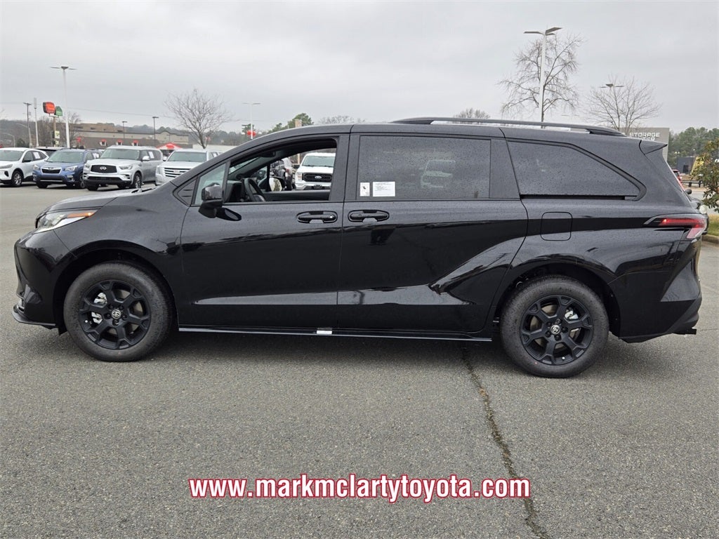 2026 Toyota Sienna Woodland Edition 7 Passenger