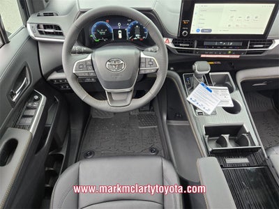 2026 Toyota Sienna Woodland Edition 7 Passenger