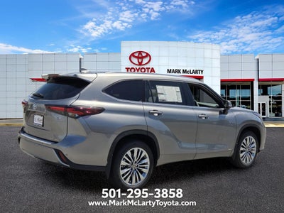 2026 Toyota Highlander Hybrid Platinum