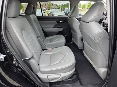 2022 Toyota HIGHLANDER HYBRD XLE