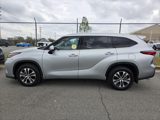 2022 Toyota HIGHLANDER HYBRD XLE