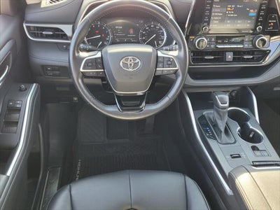 2020 Toyota HIGHLANDER XLE