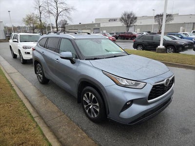 2020 Toyota HIGHLANDER XLE