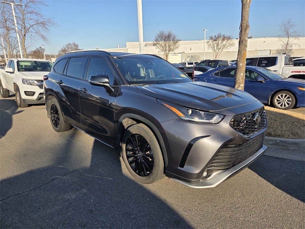 2024 Toyota HIGHLANDER LE