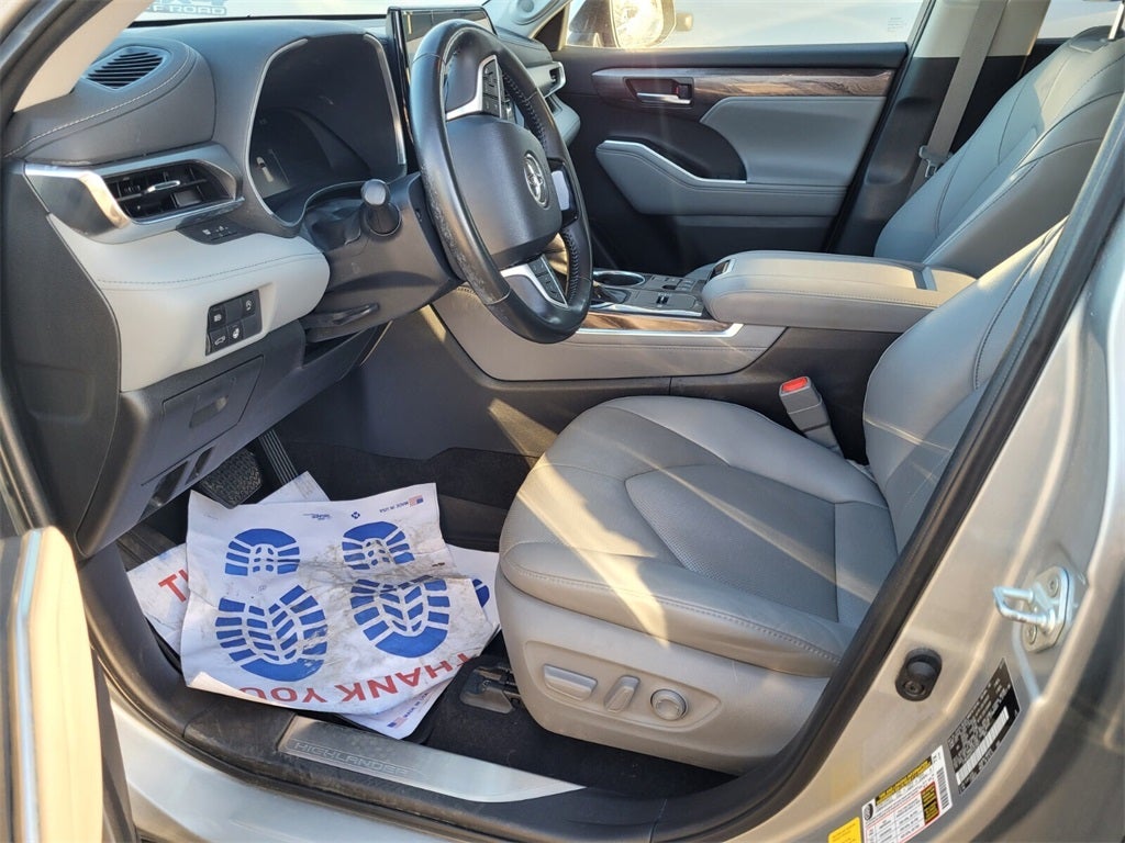 2023 Toyota HIGHLANDER Limited