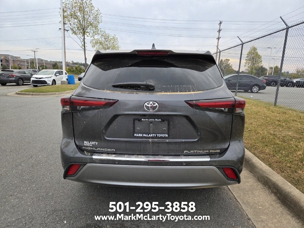 2025 Toyota Highlander Platinum