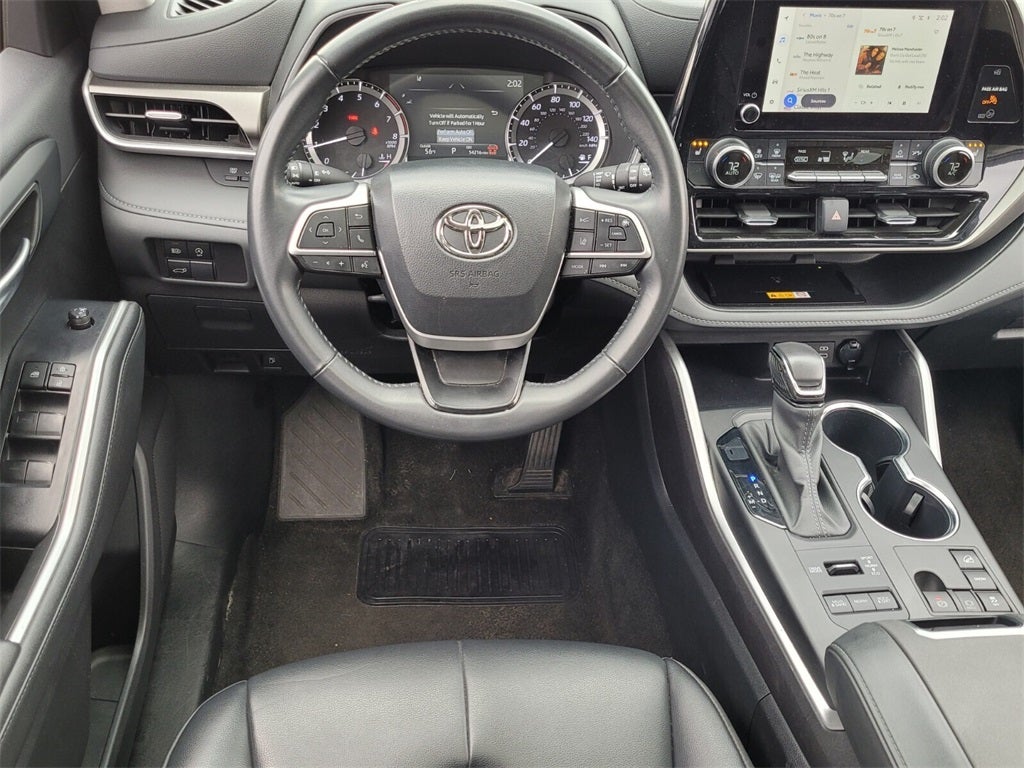 2024 Toyota HIGHLANDER XLE
