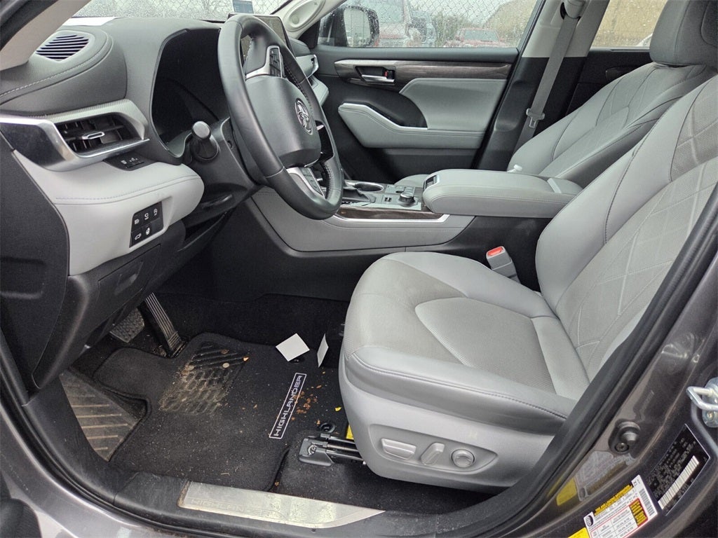 2024 Toyota HIGHLANDER Platinum