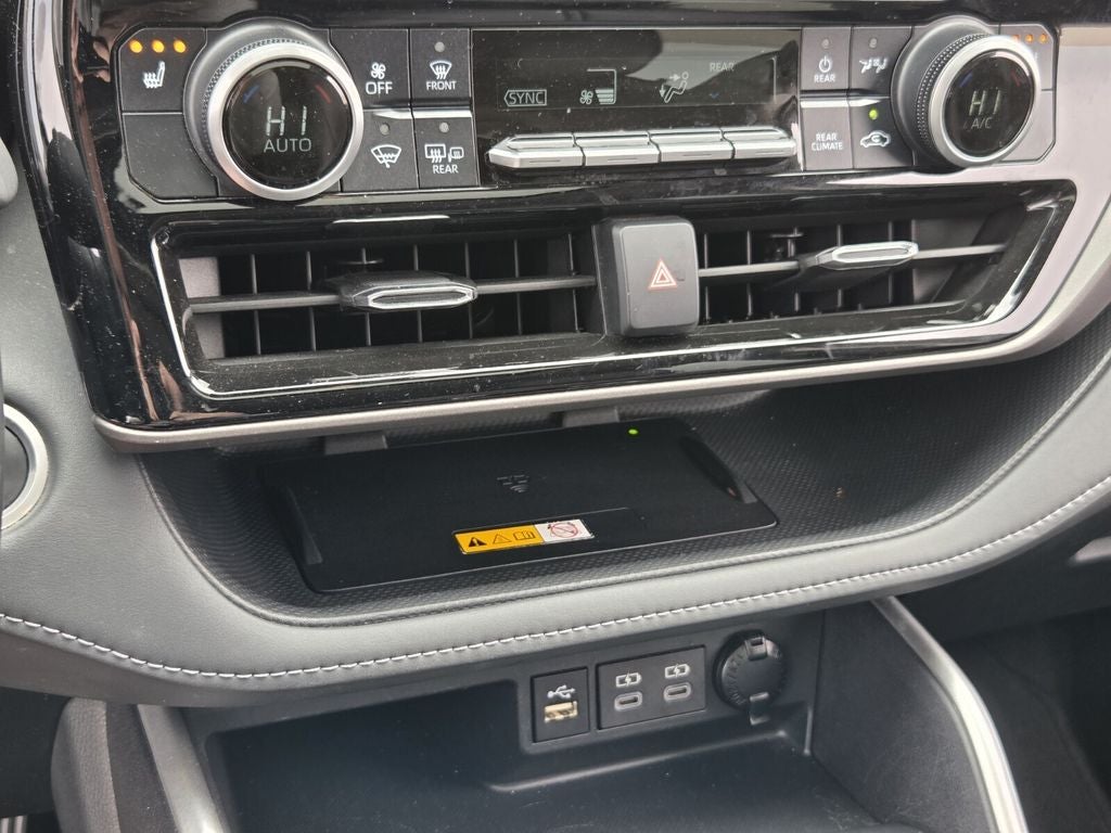 2024 Toyota HIGHLANDER XLE