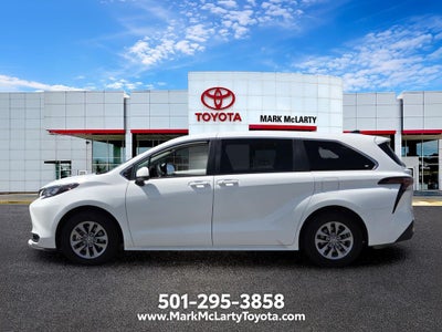 2025 Toyota Sienna LE 8 Passenger
