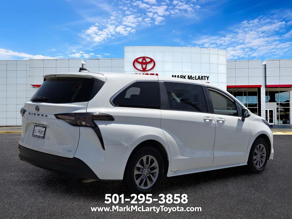2025 Toyota Sienna LE 8 Passenger