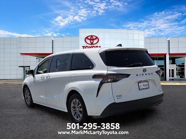 2025 Toyota Sienna LE 8 Passenger