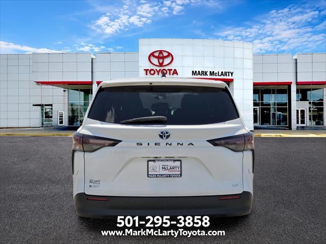 2025 Toyota Sienna LE 8 Passenger