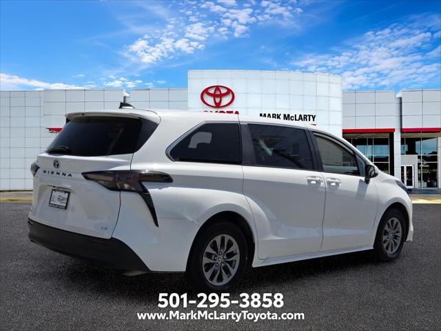 2025 Toyota Sienna LE 8 Passenger