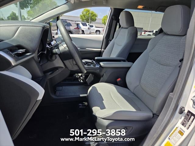 2025 Toyota Sienna LE 8 Passenger