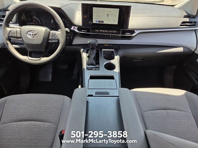2025 Toyota Sienna LE 8 Passenger