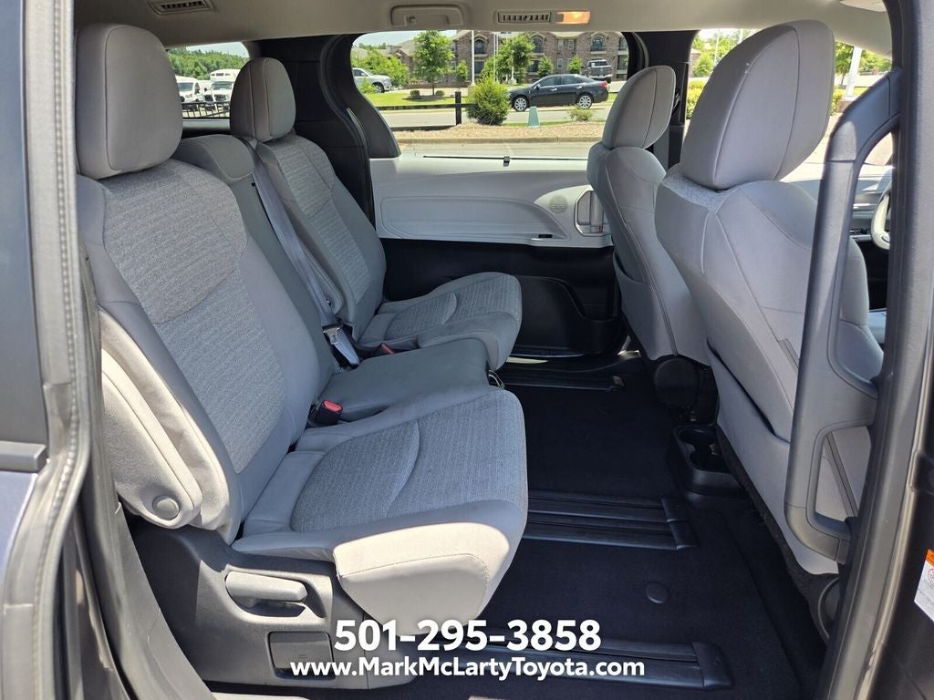 2025 Toyota Sienna LE 8 Passenger