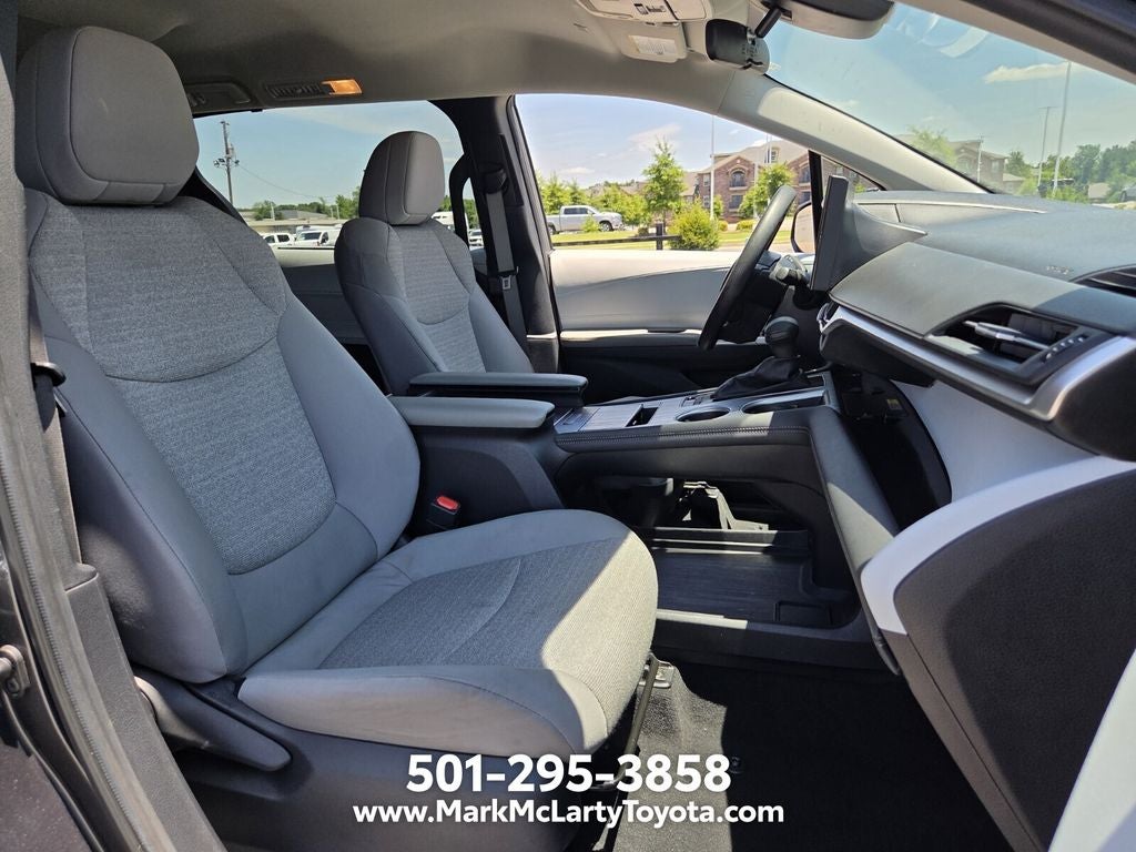 2025 Toyota Sienna LE 8 Passenger