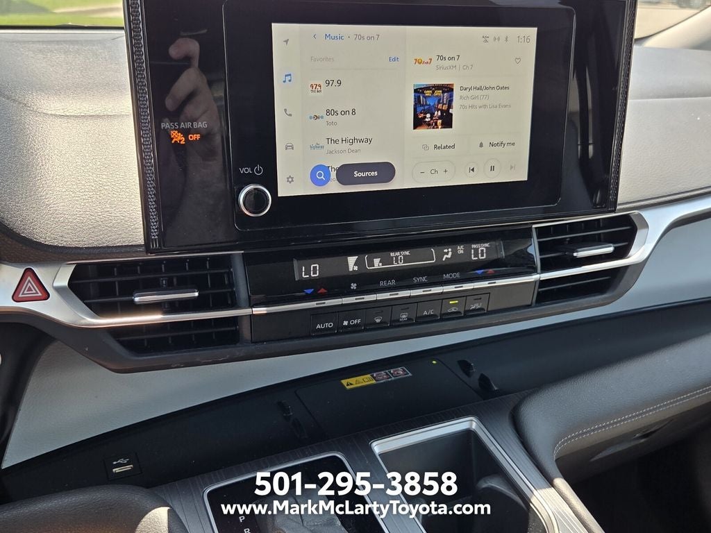 2025 Toyota Sienna LE 8 Passenger