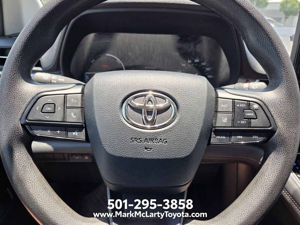 2025 Toyota Sienna LE 8 Passenger