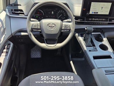 2025 Toyota Sienna LE 8 Passenger