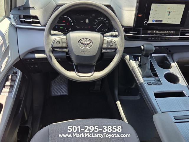 2025 Toyota Sienna LE 8 Passenger