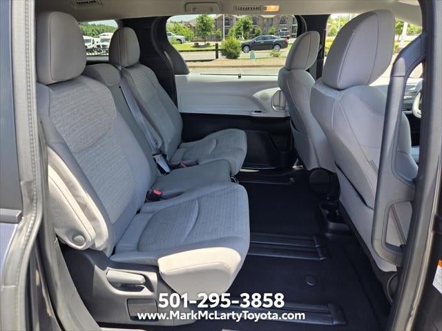 2025 Toyota Sienna LE 8 Passenger