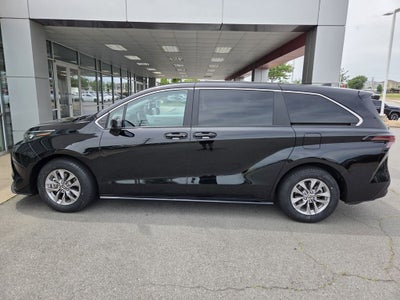 2025 Toyota SIENNA LE LE 8 Passenger
