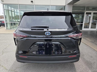 2025 Toyota SIENNA LE LE 8 Passenger