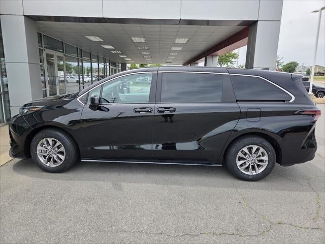 2025 Toyota SIENNA LE LE 8 Passenger