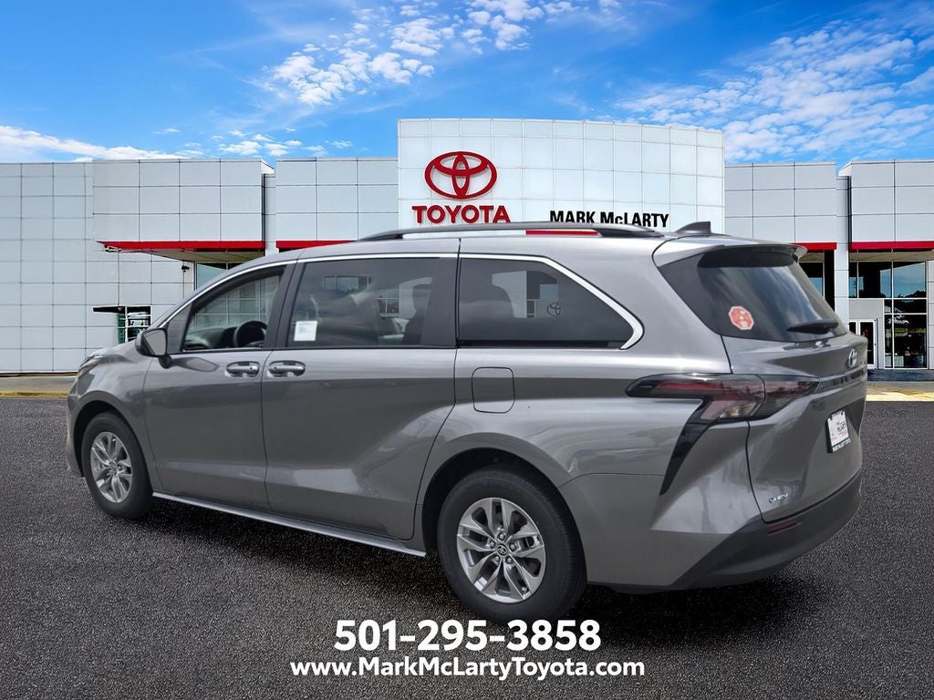 2026 Toyota Sienna LE 8 Passenger