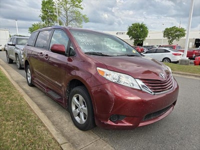 2017 Toyota SIENNA LE 3.5L LE 7 Passenger