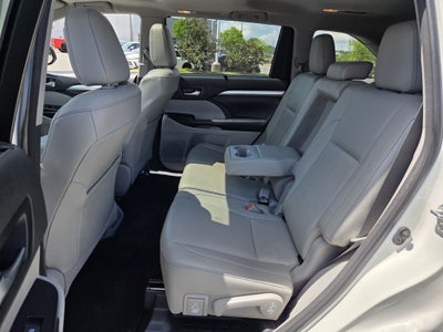 2018 Toyota HIGHLANDER XLE