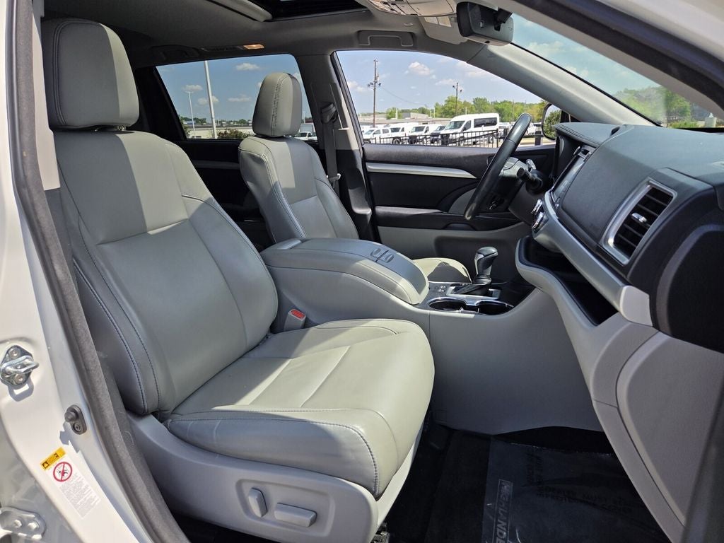 2018 Toyota HIGHLANDER XLE