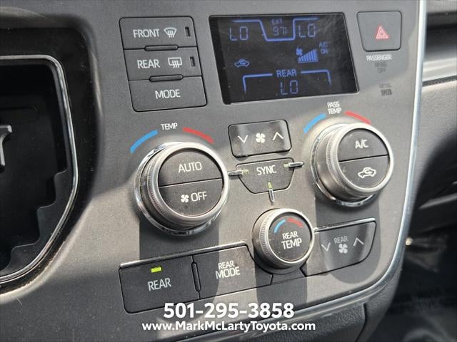 2019 Toyota Sienna SE 8 Passenger