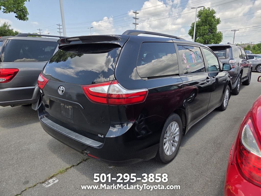 2016 Toyota Sienna XLE 8 Passenger