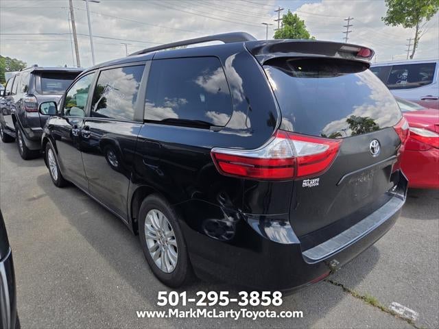 2016 Toyota Sienna XLE 8 Passenger