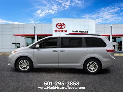 2016 Toyota Sienna XLE 8 Passenger