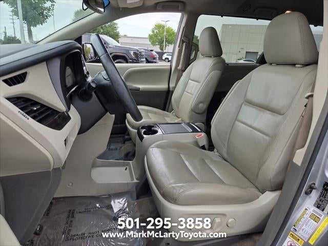2016 Toyota Sienna XLE 8 Passenger