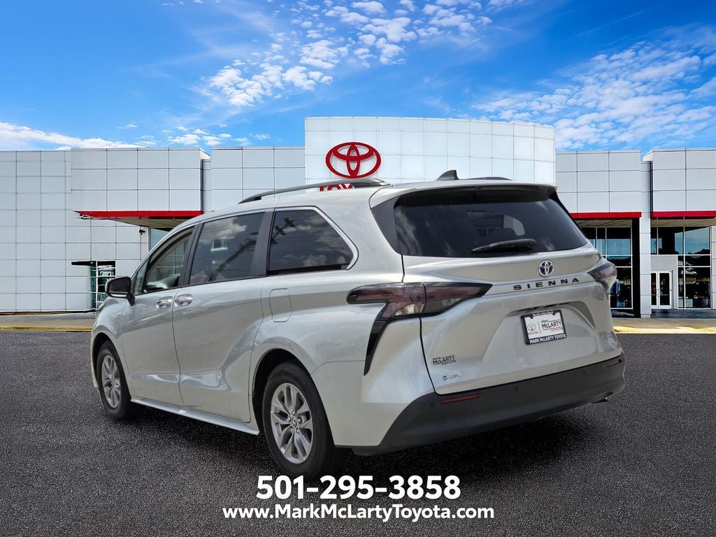 2025 Toyota Sienna XLE 8 Passenger