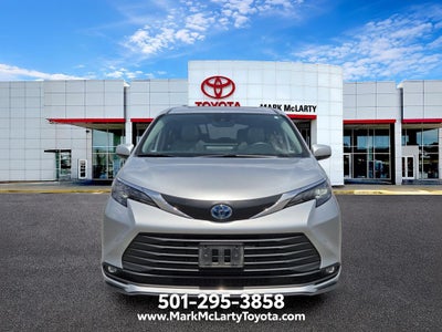 2025 Toyota Sienna XLE 8 Passenger