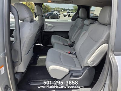 2025 Toyota Sienna XLE 8 Passenger