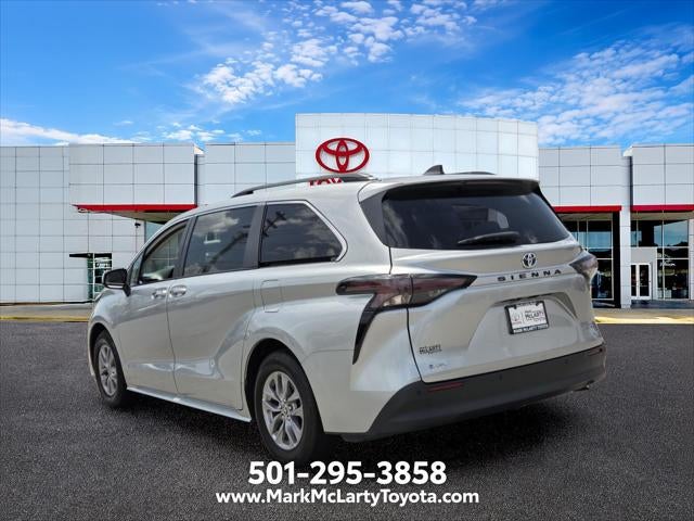 2025 Toyota Sienna XLE 8 Passenger