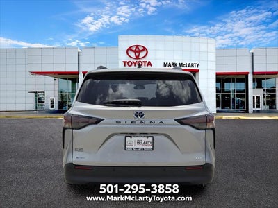 2025 Toyota Sienna XLE 8 Passenger