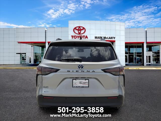 2025 Toyota Sienna XLE 8 Passenger