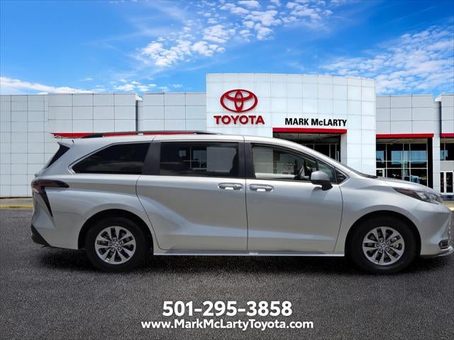 2025 Toyota Sienna XLE 8 Passenger