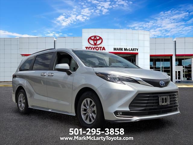 2025 Toyota Sienna XLE 8 Passenger